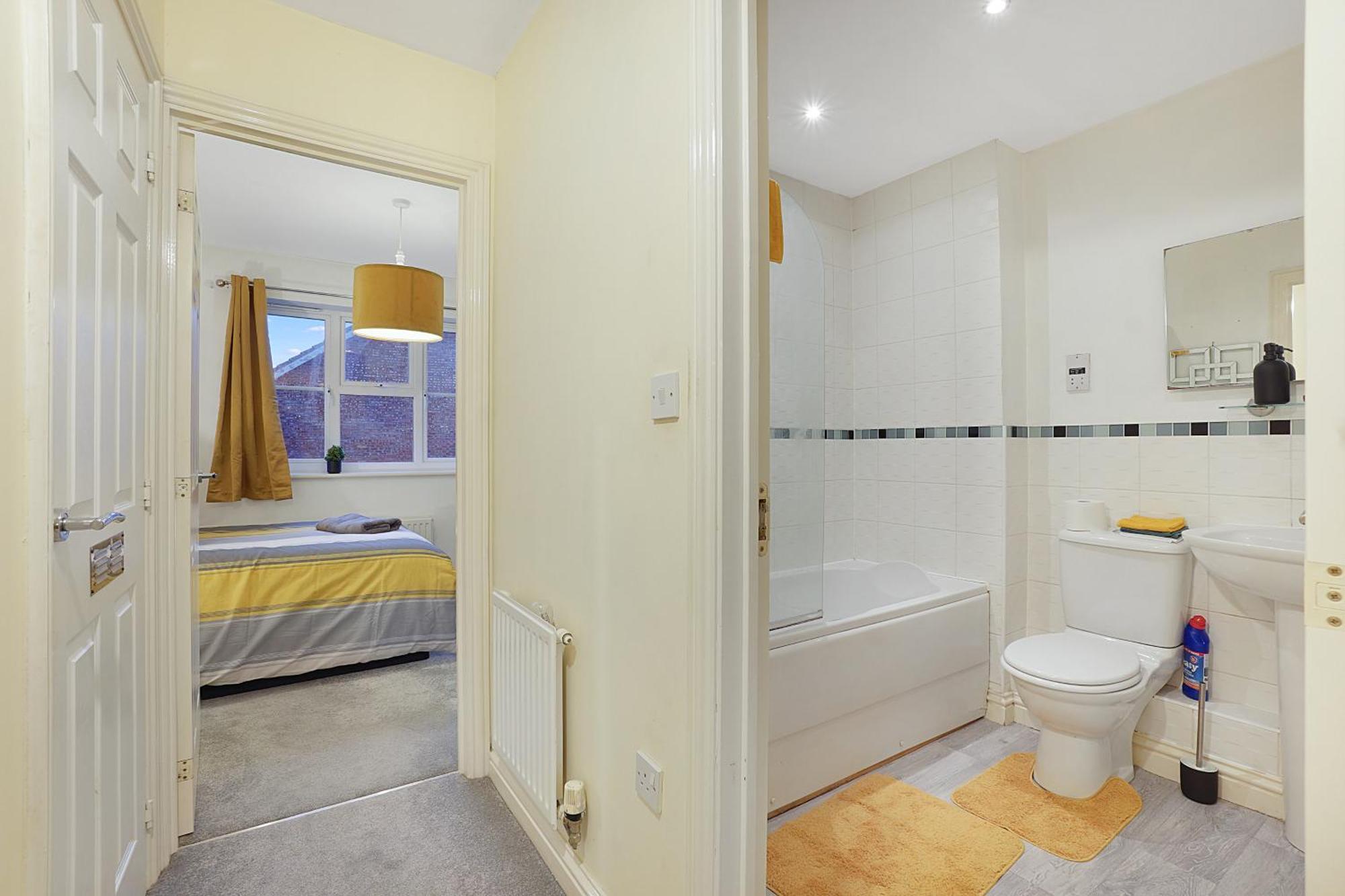 Comfortable Stylish Townhouse In Ashford Sleeps 5 Netflix 2 Parking Spaces Perfect For Contractors And Families Екстериор снимка