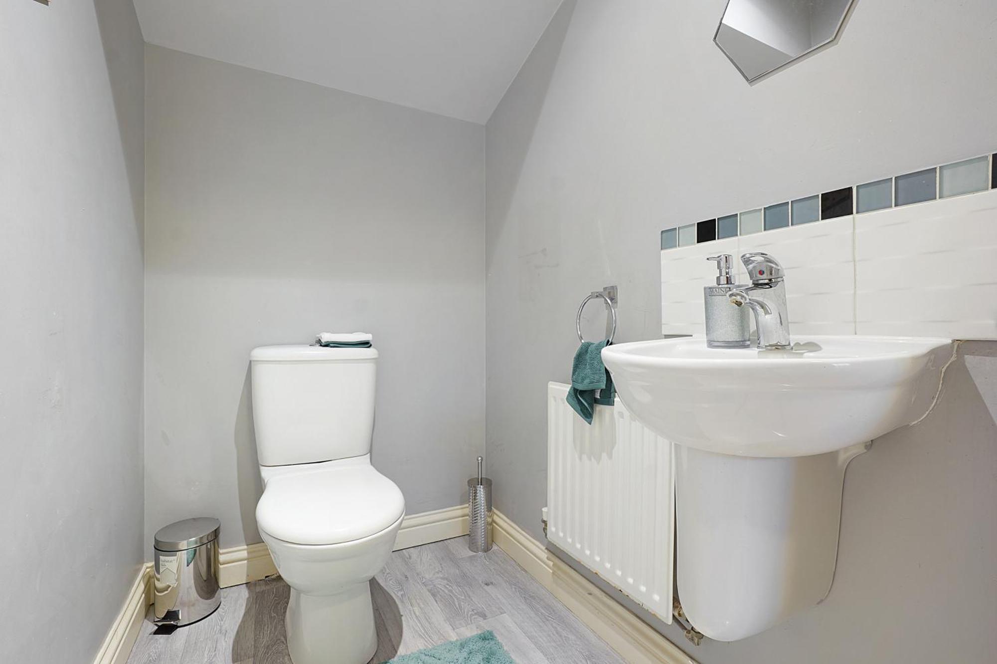 Comfortable Stylish Townhouse In Ashford Sleeps 5 Netflix 2 Parking Spaces Perfect For Contractors And Families Екстериор снимка